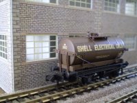 14-ton tank wagon.